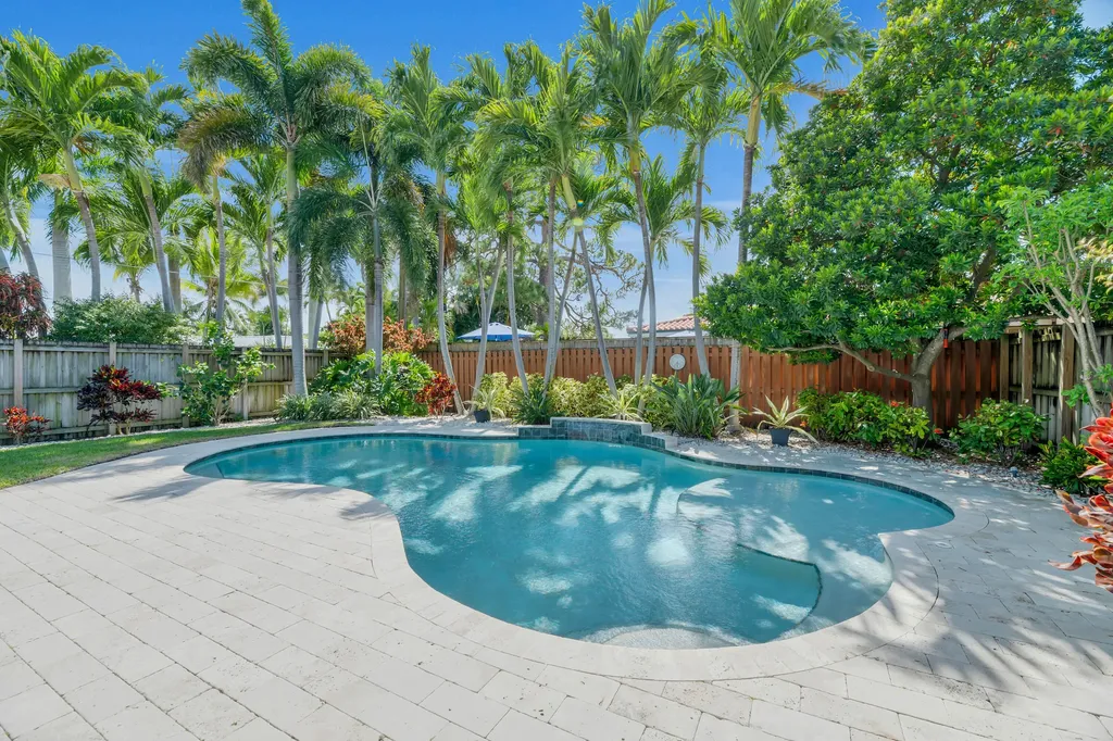 2401 NE 17th Terrace Wilton Manors FL 33305