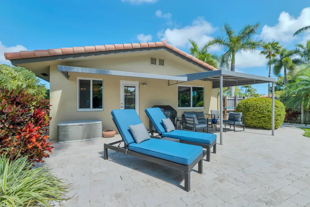 2401 NE 17th Terrace Wilton Manors FL 33305