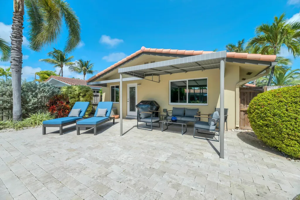 2401 NE 17th Terrace Wilton Manors FL 33305