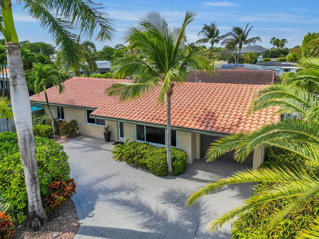 2401 NE 17th Terrace Wilton Manors FL 33305