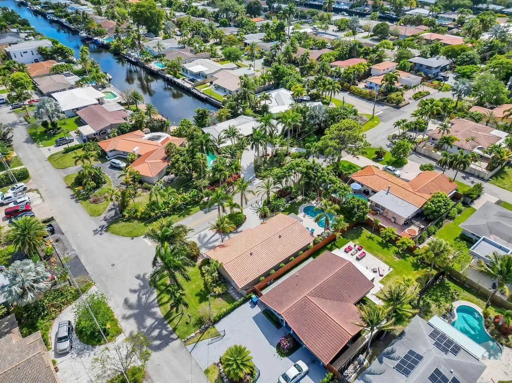2401 NE 17th Terrace Wilton Manors FL 33305
