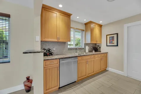 2401 NE 17th Terrace Wilton Manors FL 33305