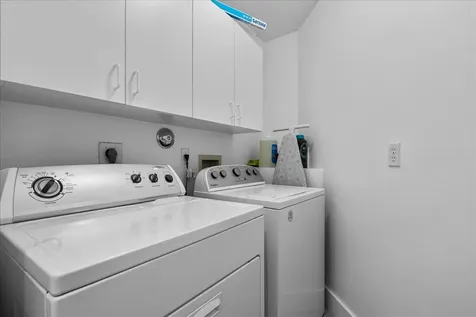 8304 Vía Di Veneto Boca Raton FL 33496