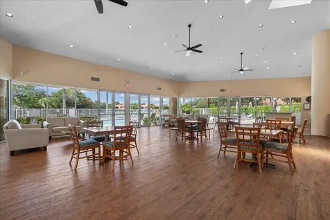 8304 Vía Di Veneto Boca Raton FL 33496