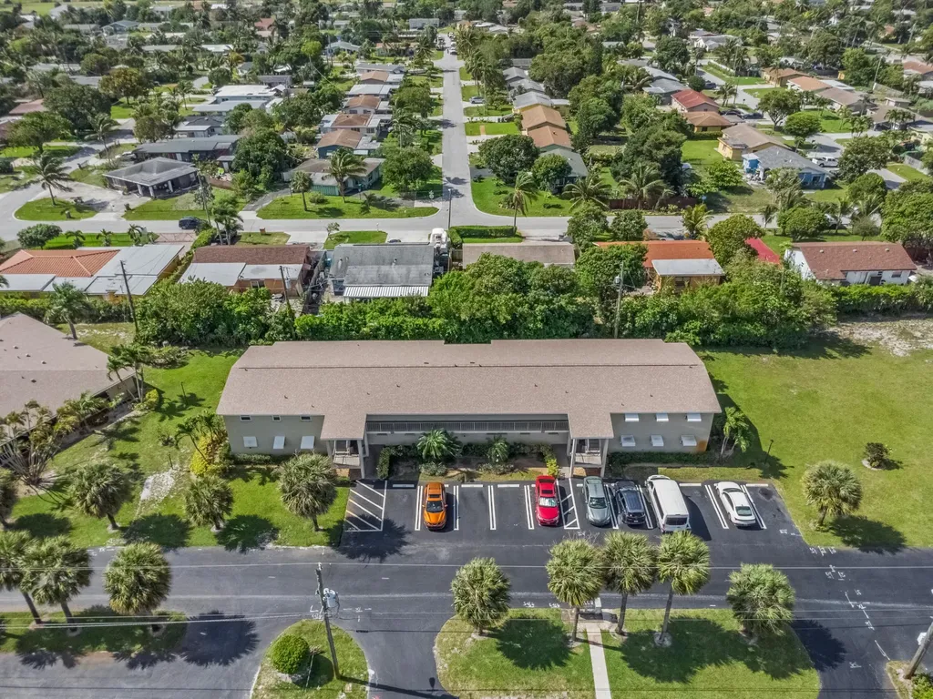 306 S Circle Drive S Boynton Beach FL 33435