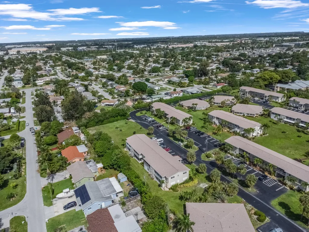 306 S Circle Drive S Boynton Beach FL 33435