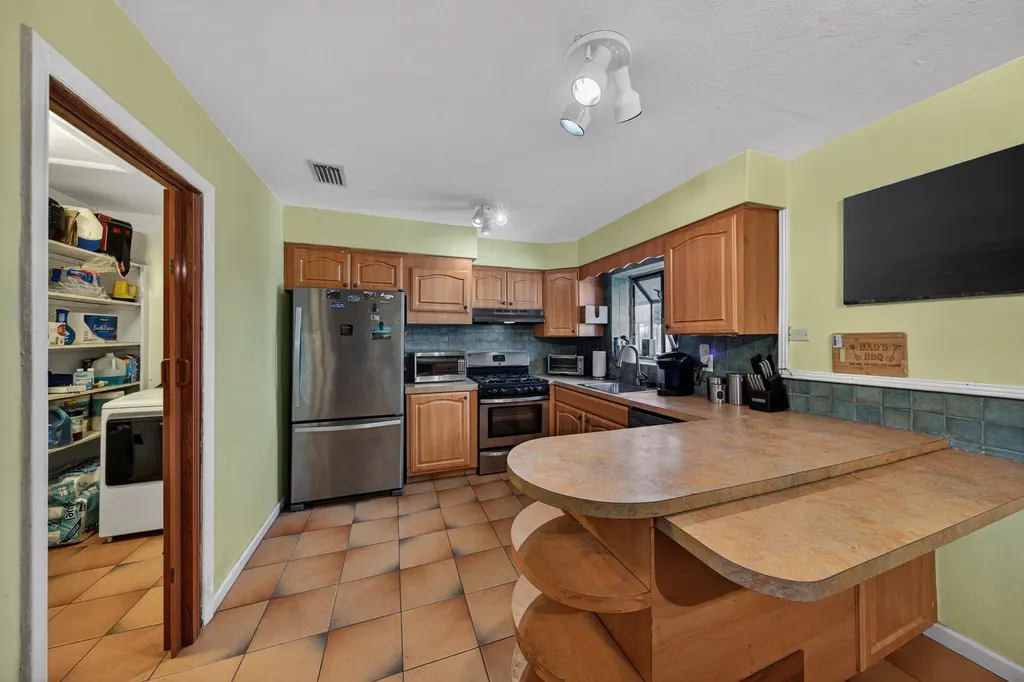 1211 NE 35th Street Pompano Beach FL 33064