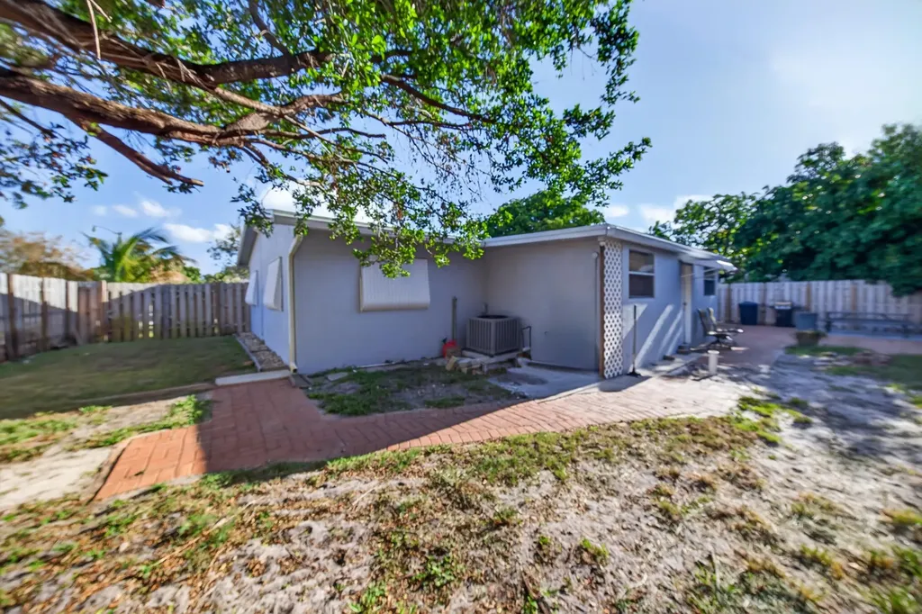 1211 NE 35th Street Pompano Beach FL 33064