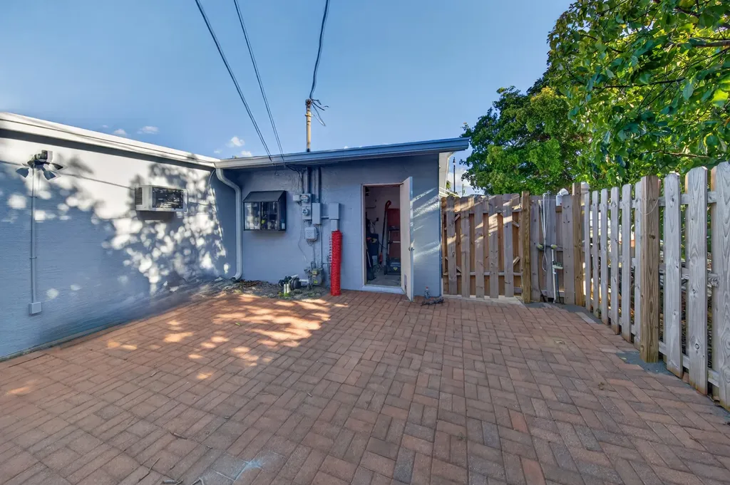 1211 NE 35th Street Pompano Beach FL 33064