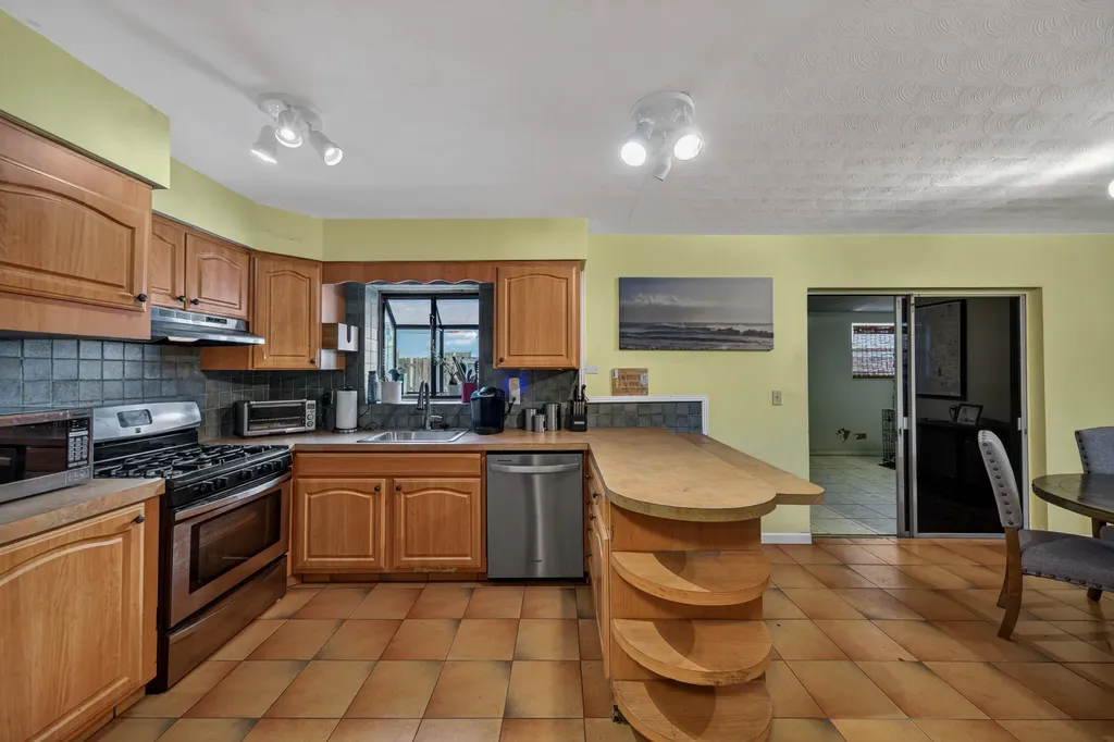 1211 NE 35th Street Pompano Beach FL 33064