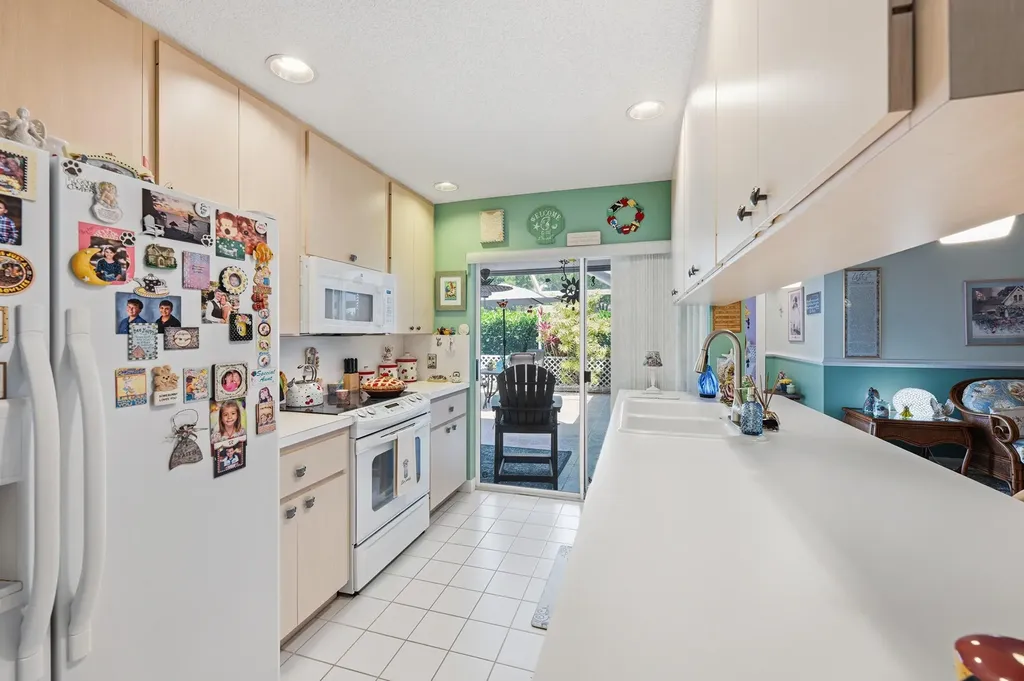 2101 Pin Oak Court Palm Beach Gardens FL 33410