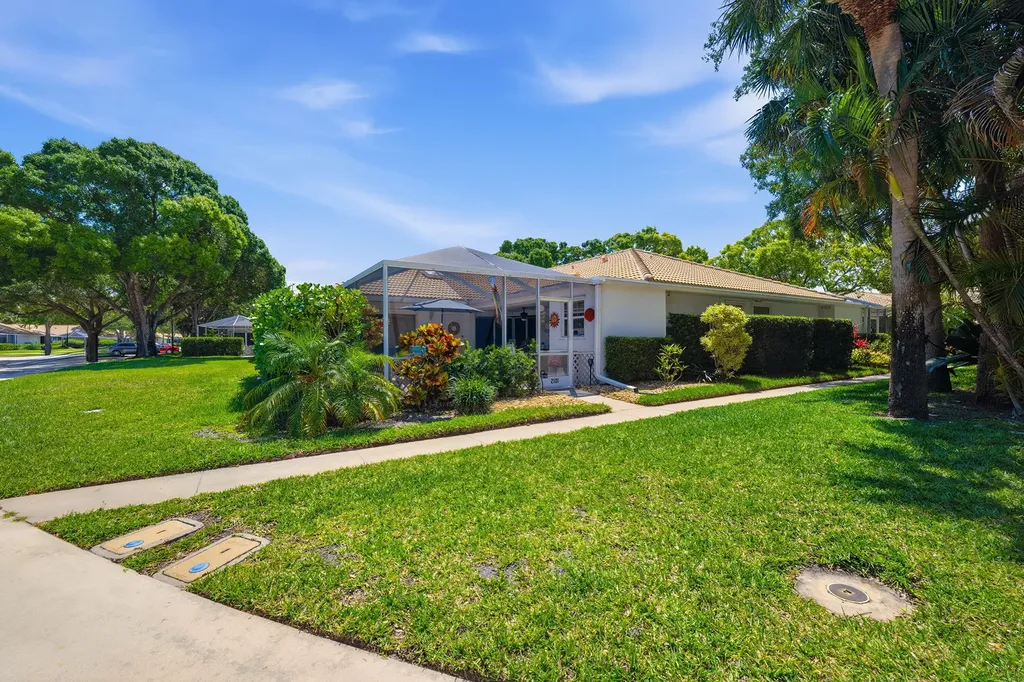 2101 Pin Oak Court Palm Beach Gardens FL 33410