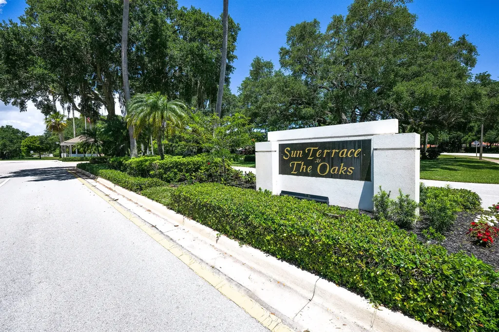 2101 Pin Oak Court Palm Beach Gardens FL 33410