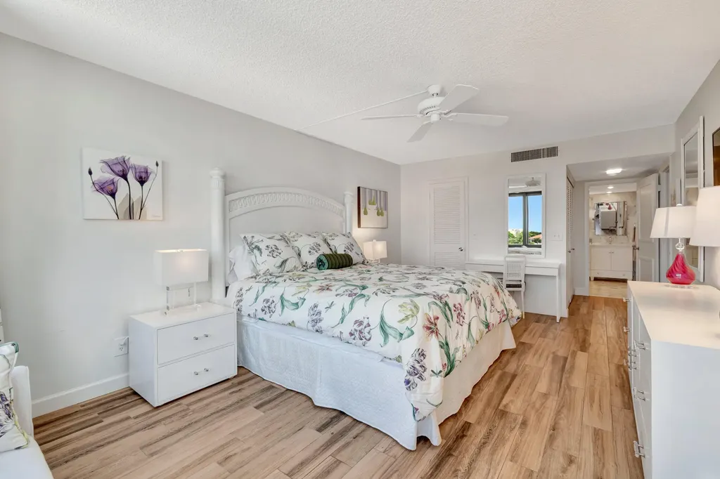 3589 S Ocean Boulevard South Palm Beach FL 33480
