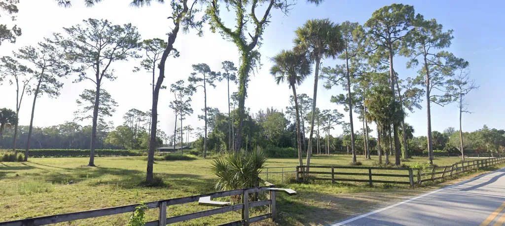 392 F Road Loxahatchee Groves FL 33470