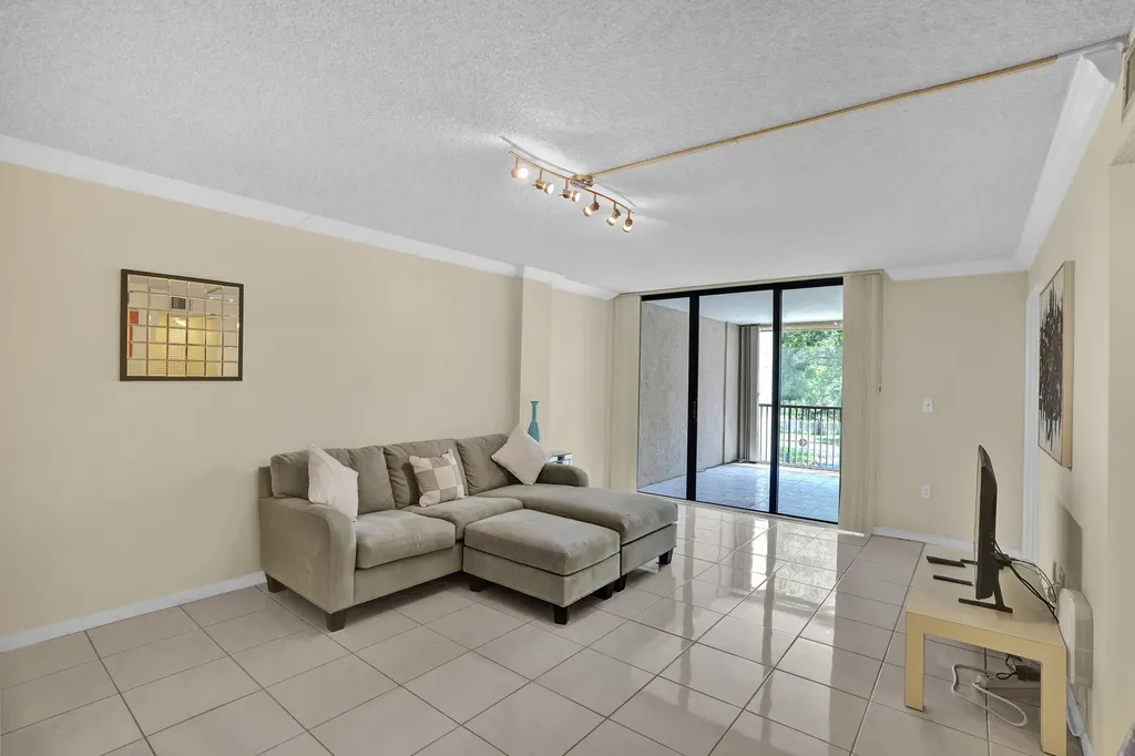 2800 N 46th Avenue Hollywood FL 33021