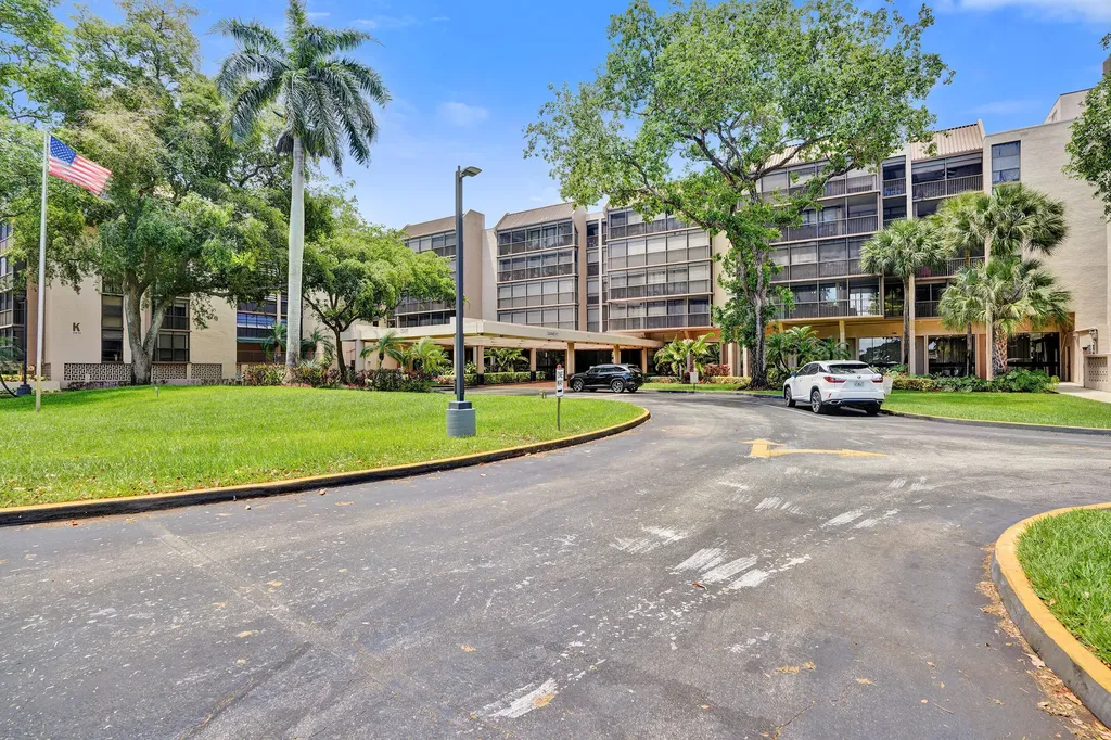 2800 N 46th Avenue Hollywood FL 33021