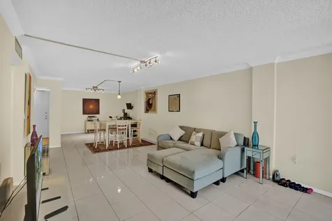 2800 N 46th Avenue Hollywood FL 33021