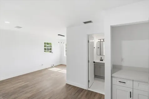 270 SW 10th Avenue South Bay FL 33493