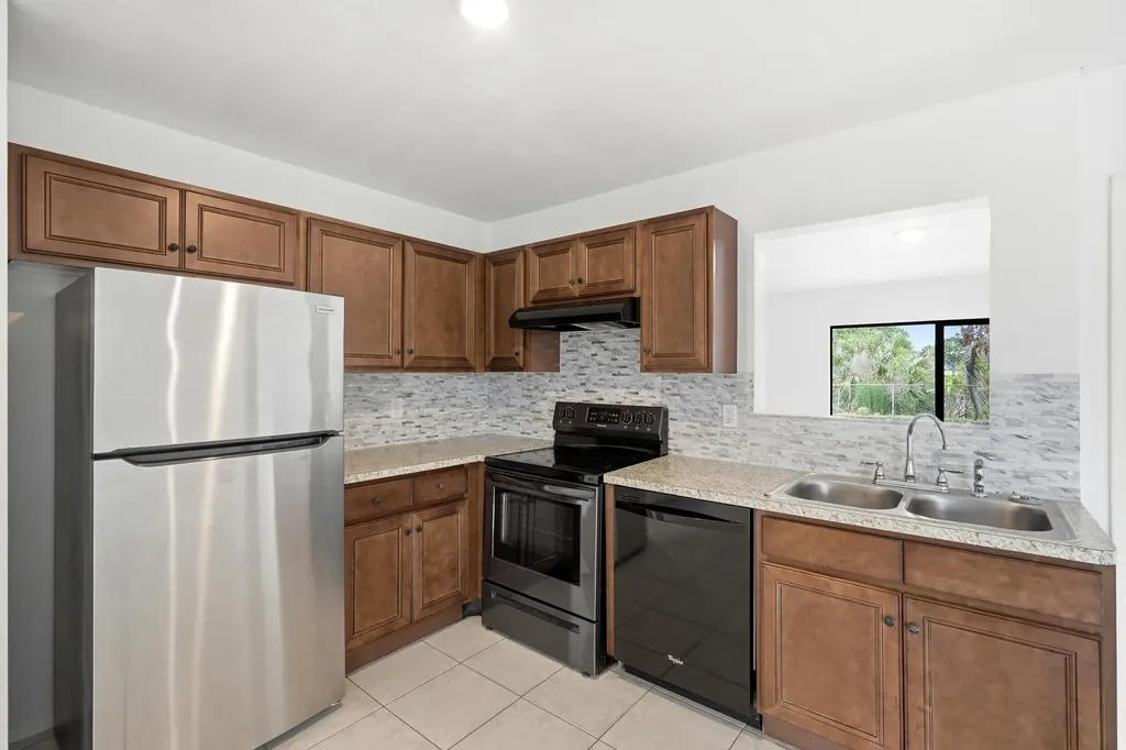 295 NW Archer Avenue Port St Lucie FL 34983
