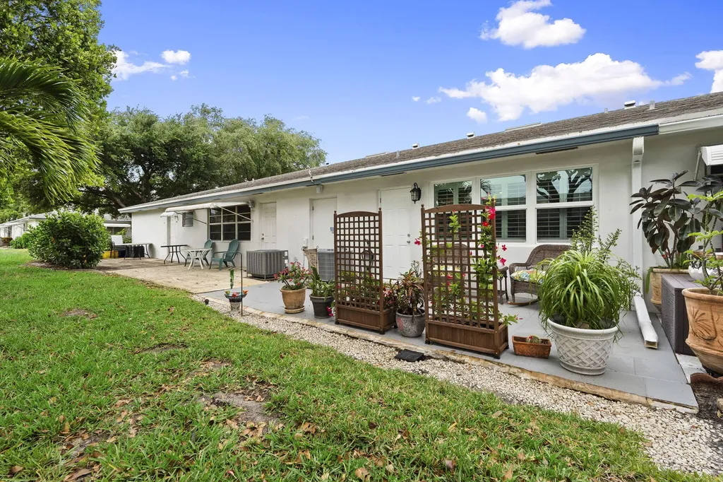 1177 S Drive Circle Delray Beach FL 33445