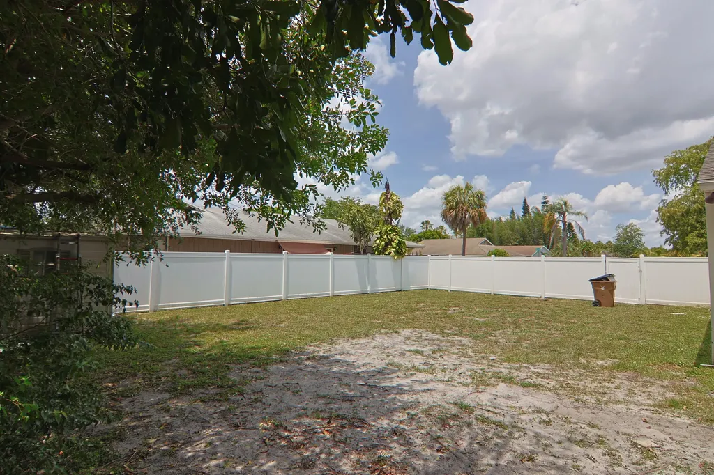 3470 SW 4th Street Deerfield Beach FL 33442