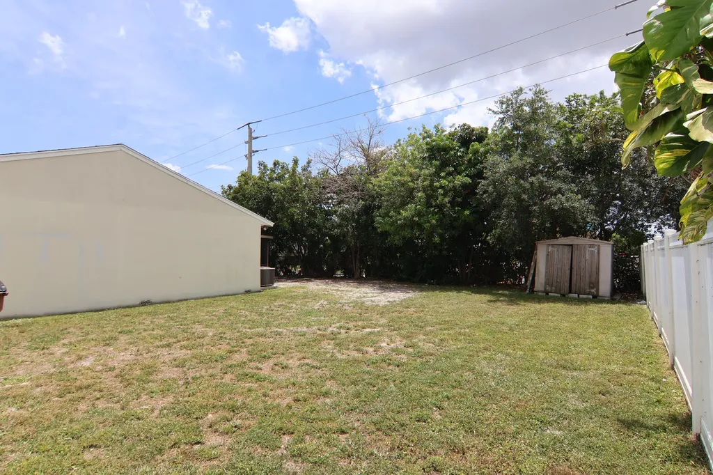 3470 SW 4th Street Deerfield Beach FL 33442