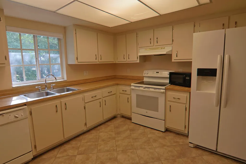 3470 SW 4th Street Deerfield Beach FL 33442