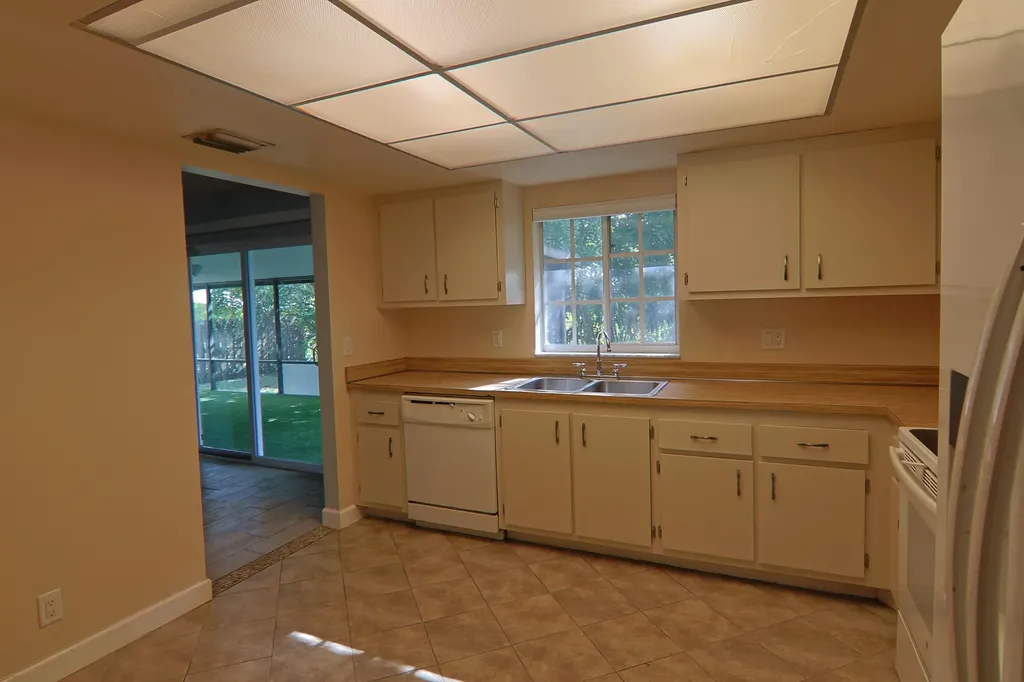 3470 SW 4th Street Deerfield Beach FL 33442
