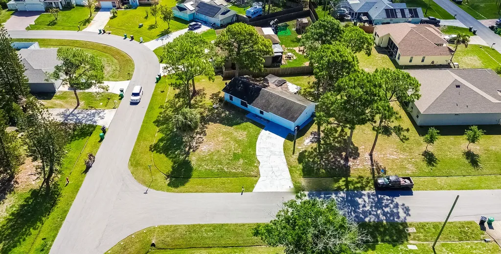 993 SW Cecil Lane Port St Lucie FL 34953