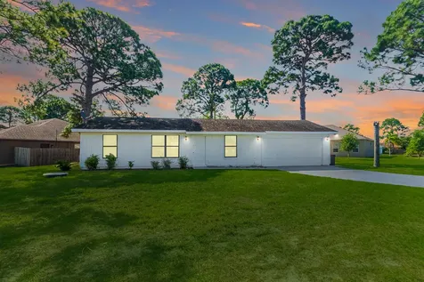 993 SW Cecil Lane Port St Lucie FL 34953