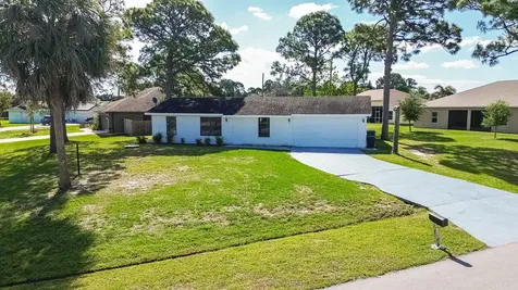 993 SW Cecil Lane Port St Lucie FL 34953