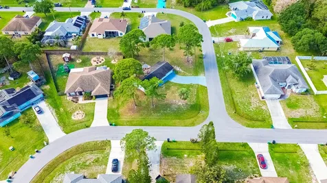 993 SW Cecil Lane Port St Lucie FL 34953