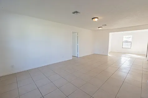 993 SW Cecil Lane Port St Lucie FL 34953