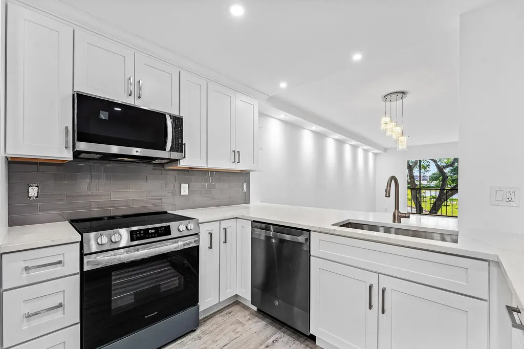 7192 Huntington Lane Delray Beach FL 33446