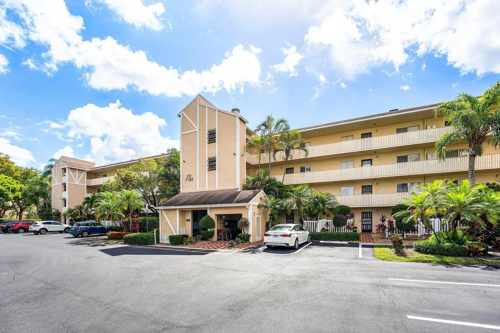 7192 Huntington Lane Delray Beach FL 33446
