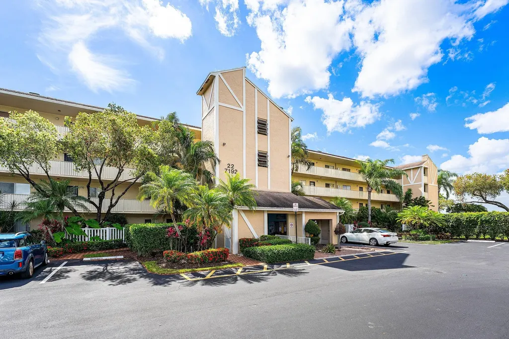 7192 Huntington Lane Delray Beach FL 33446