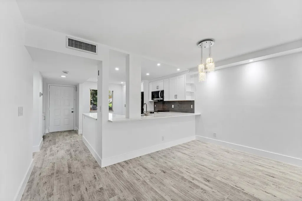 7192 Huntington Lane Delray Beach FL 33446