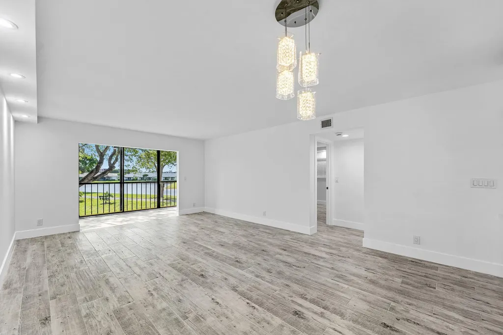 7192 Huntington Lane Delray Beach FL 33446