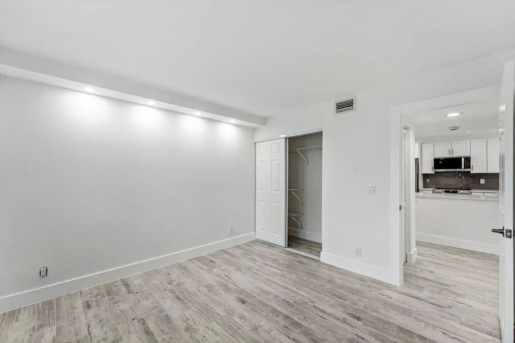 7192 Huntington Lane Delray Beach FL 33446