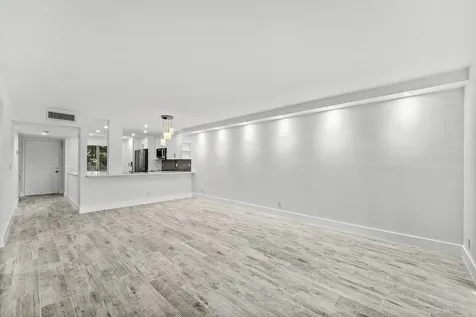 7192 Huntington Lane Delray Beach FL 33446