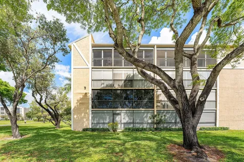 7192 Huntington Lane Delray Beach FL 33446