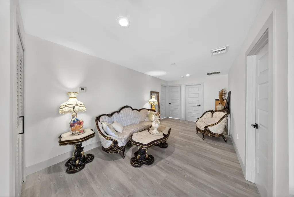 1633 SW Davis Street Port St Lucie FL 34953