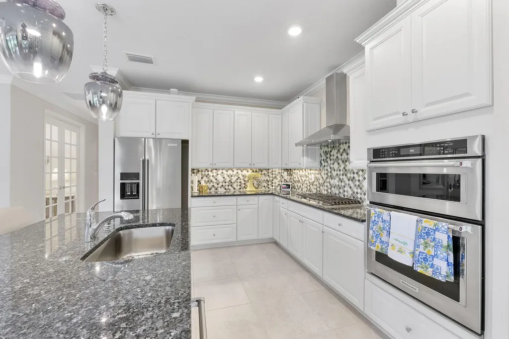 4640 E Pinehurst Trail Trail E Fort Lauderdale FL 33309