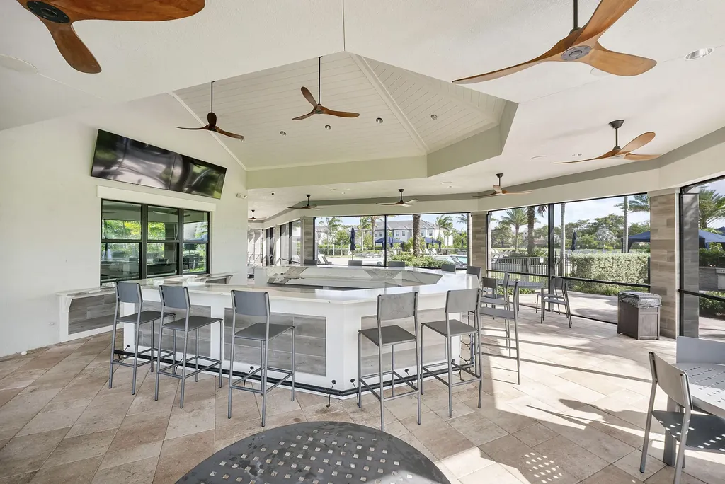 4640 E Pinehurst Trail Trail E Fort Lauderdale FL 33309
