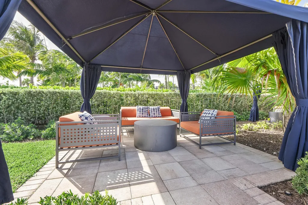 4640 E Pinehurst Trail Trail E Fort Lauderdale FL 33309
