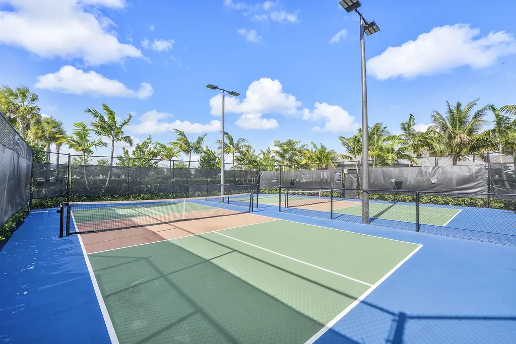 4640 E Pinehurst Trail Trail E Fort Lauderdale FL 33309