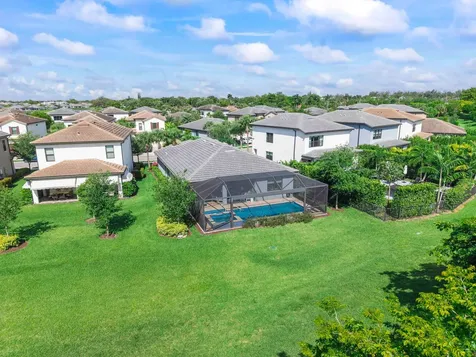 4640 E Pinehurst Trail Trail E Fort Lauderdale FL 33309