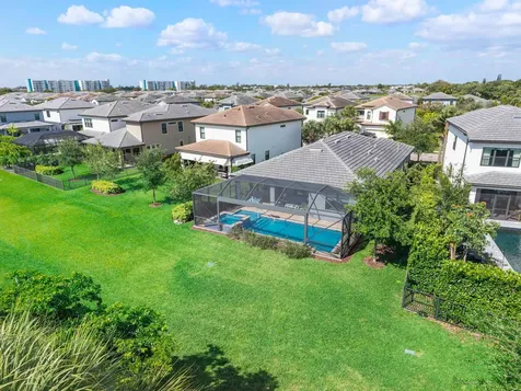 4640 E Pinehurst Trail Trail E Fort Lauderdale FL 33309