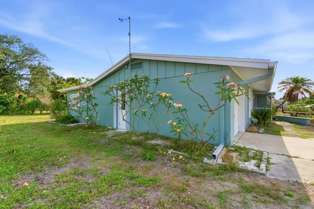 1032 Winsome Road North Fort Myers FL 33903